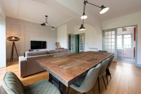 TV and multimedia, Living room, Dining area