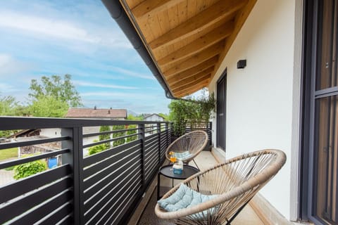 View (from property/room), Balcony/Terrace, Seating area