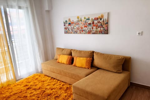 Balcony/Terrace, Living room, Seating area, air conditioner