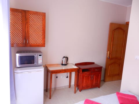 Guest house Villa Leonardo Bed and Breakfast in Kotor Municipality