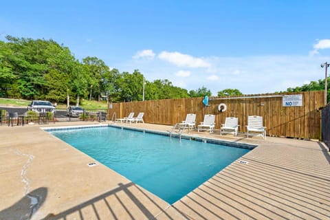 Lakefront Sanctuary - Table Rock Lake Adventures House in Indian Point