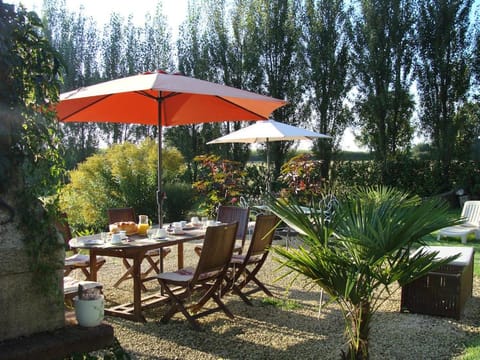 Restaurant/places to eat, Balcony/Terrace