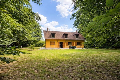 Property building, Garden, Balcony/Terrace