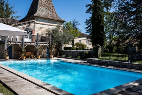 Property building, Day, Garden, Garden view, Pool view, Swimming pool