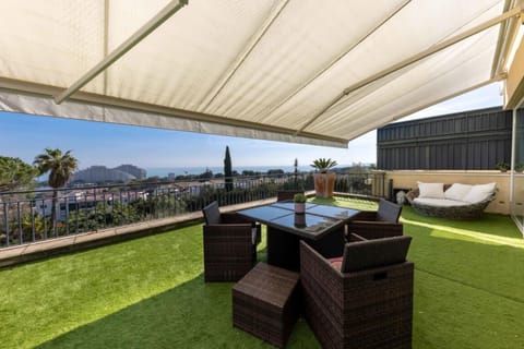 06 Bl - Superb contemporary villa with sea view Villa in Villeneuve-Loubet