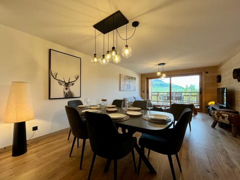 Living room, Dining area