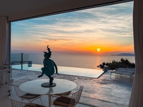 Balcony/Terrace, Pool view, Sunset