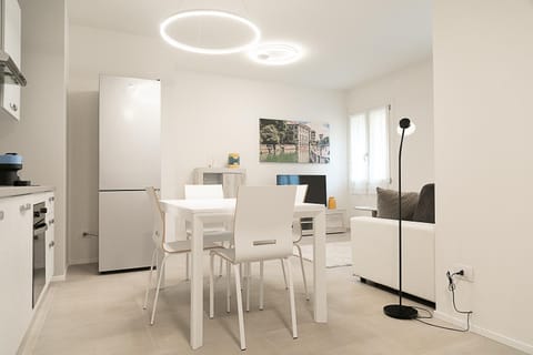 TV and multimedia, Kitchen or kitchenette, Dining area, oven