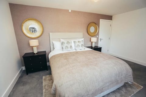 Hen & Chickens Luxury Apartments, Free Parking, By DerBnB Apartment in Derby