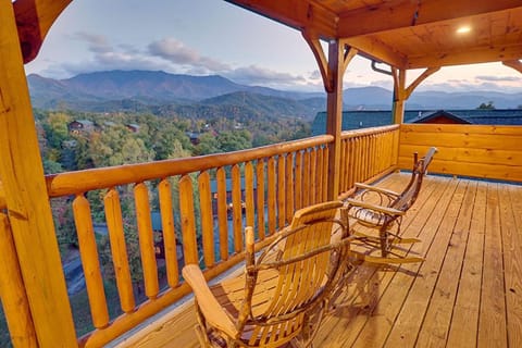 Majestic Peaks by Venture Smoky Mountains House in Gatlinburg