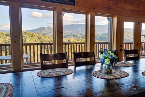 Majestic Peaks by Venture Smoky Mountains House in Gatlinburg