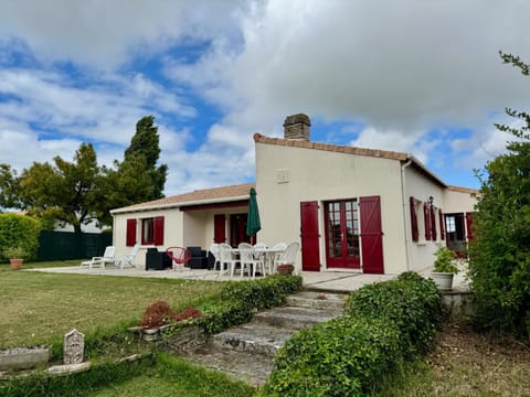 Property building, Patio, Garden