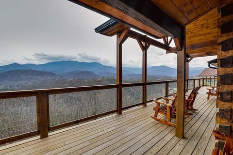 Misty Mountain Memories by Venture Smoky Mountains House in Gatlinburg