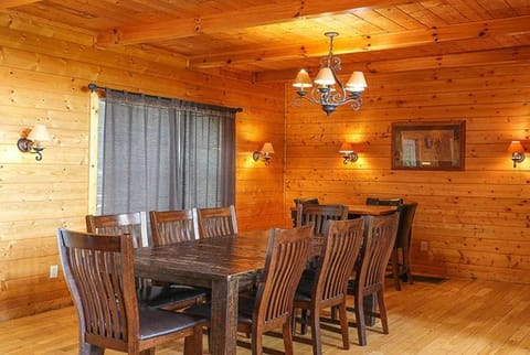 Mountain Theater Lodge by Venture Smoky Mountains House in Sevier County