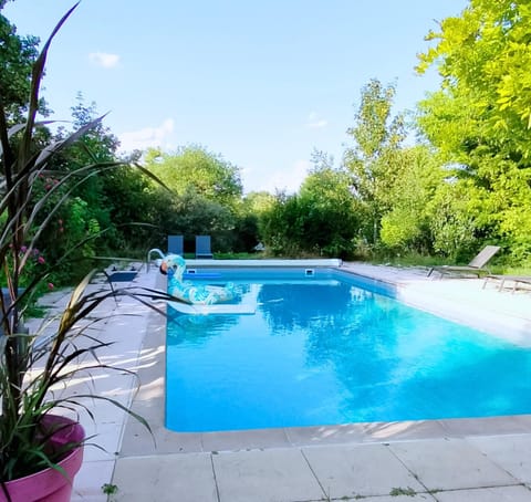 Garden view, Pool view, Swimming pool, sunbed