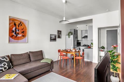 Nordic Top-Floor Kamppi Square 100m tram and bus Apartment in Helsinki