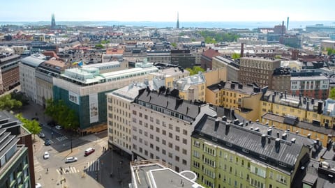 Nordic Top-Floor Kamppi Square 100m tram and bus Apartment in Helsinki