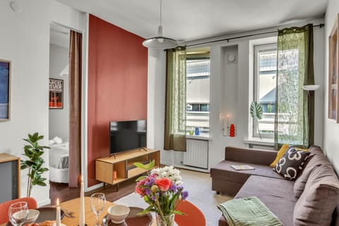 Nordic Top-Floor Kamppi Square 100m tram and bus Apartment in Helsinki