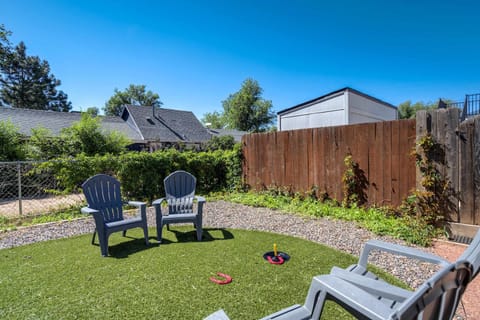 Vermijo Cottage Cozy Retreat Near OCC & Downtown Apartment in Old Colorado City