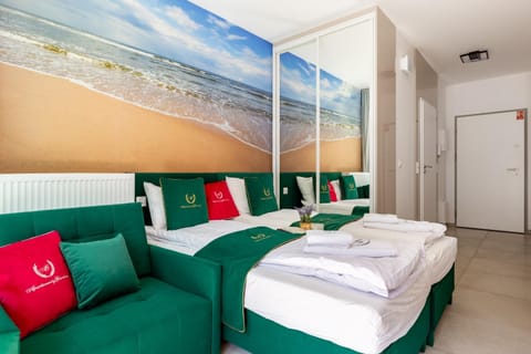 Bed, Living room, Photo of the whole room, towels