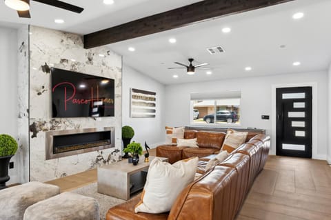 NEW The Mane Event by PaseoHomesAZ-Opt Heated Pool House in Tempe