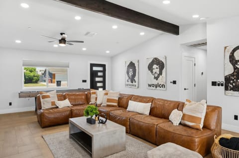 NEW The Mane Event by PaseoHomesAZ-Opt Heated Pool House in Tempe