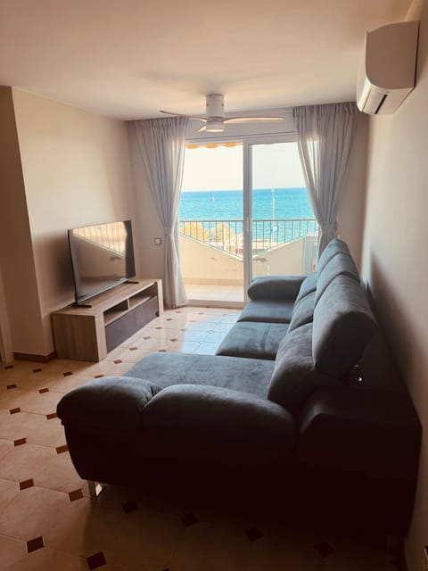 Living room, Sea view