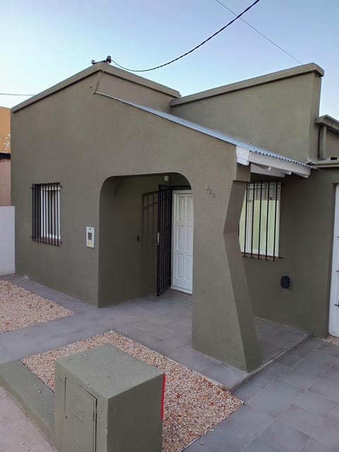 Property building, Facade/entrance, Off site, Day