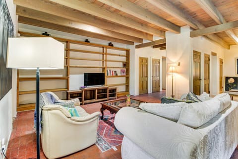 3 Mi to Zoo and Garden ABQ Home with Heated Pool! House in Albuquerque