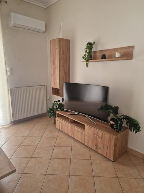 Communal lounge/ TV room, TV and multimedia, Evening entertainment, internet, air conditioner