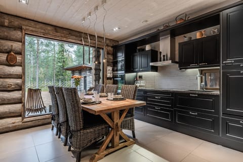 Kitchen or kitchenette, Seating area, Dining area, stove