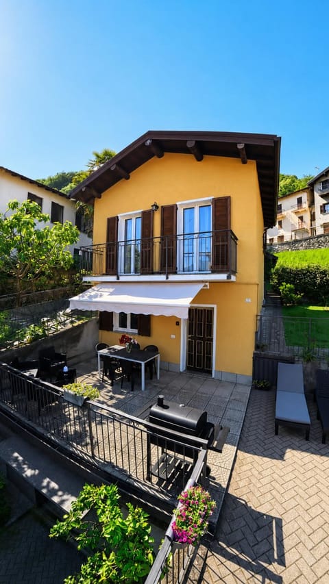 Property building, Garden, Balcony/Terrace, Dining area, Garden view
