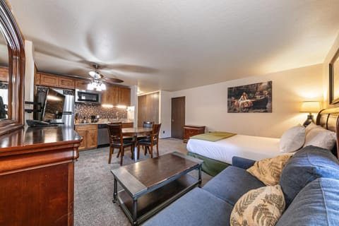 113 Bldg B studio Apartment in Donner Lake