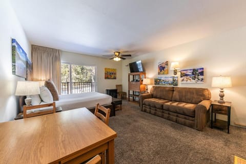 212 Bldg B condo Apartment in Donner Lake