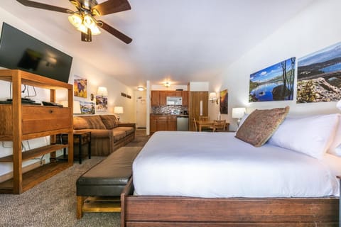 212 Bldg B condo Apartment in Donner Lake