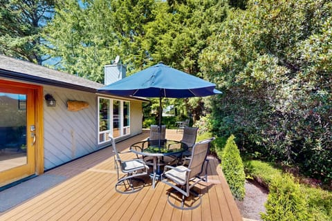 Coastal Retreat House in Lincoln Beach