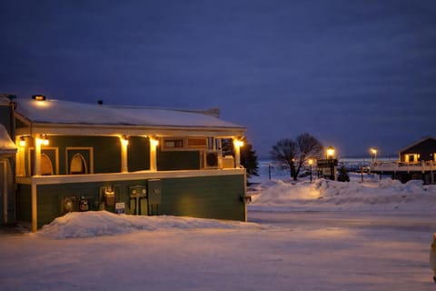 Pier Harbor #1 House in Saint Ignace