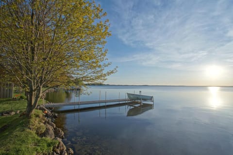 Sunset Breeze House in Brevort Lake