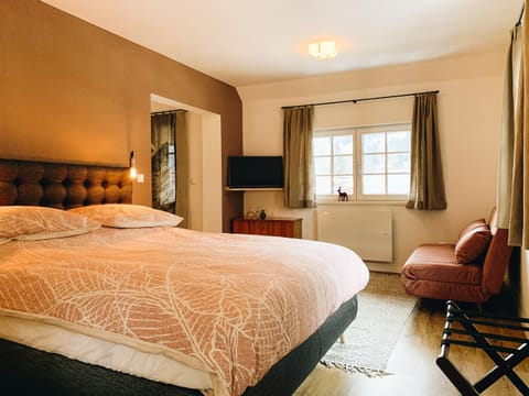 Seating area, Bedroom
