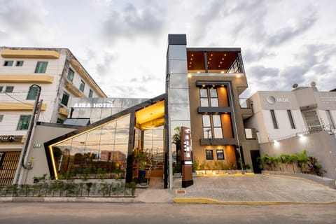 Property building, Facade/entrance, Parking