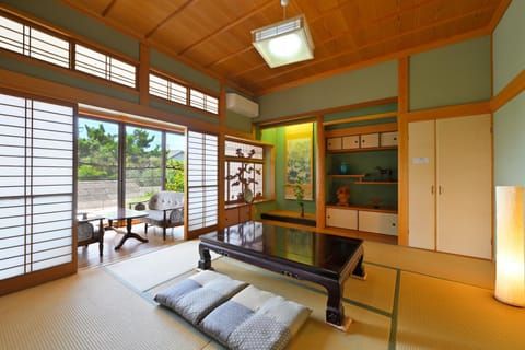 Living room, Photo of the whole room, Bedroom