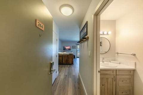 244 Bldg C condo Apartment in Donner Lake