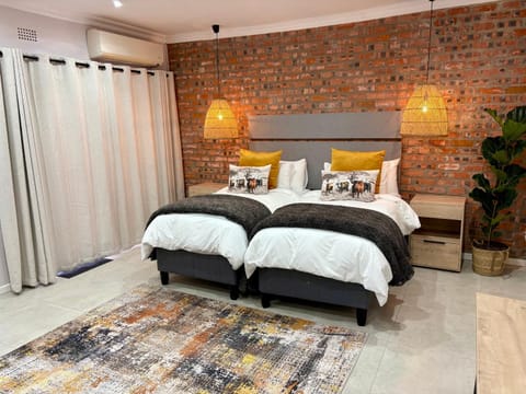Bedroom, air conditioner