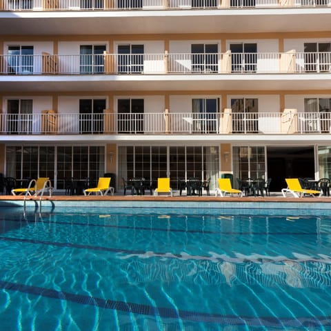 Property building, Balcony/Terrace, Swimming pool