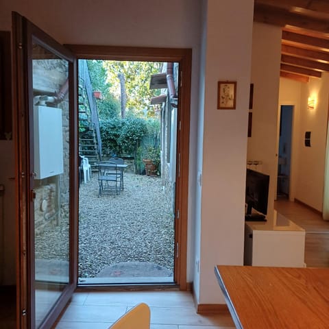 Garden, TV and multimedia, Garden view