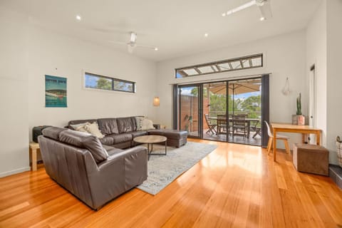 Balcony/Terrace, Living room, Seating area, heating, pet friendly, air conditioner