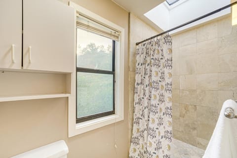 Shower, Bathroom, towels