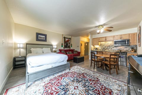 233 Bldg C condo Apartment in Donner Lake