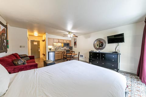 233 Bldg C condo Apartment in Donner Lake