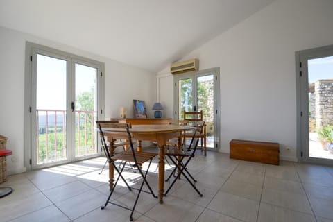 Maison de vacance, vue imprenable proche festival d'Avignon House in Rochefort-du-Gard